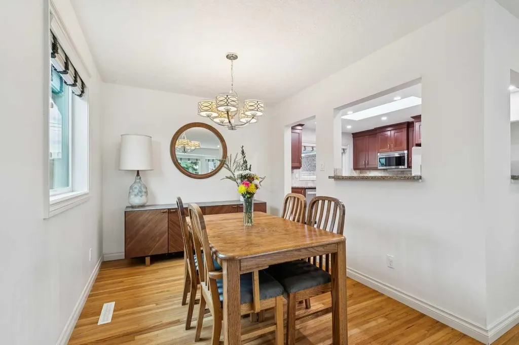 308 99 Avenue SE Calgary AB T2J 0J2