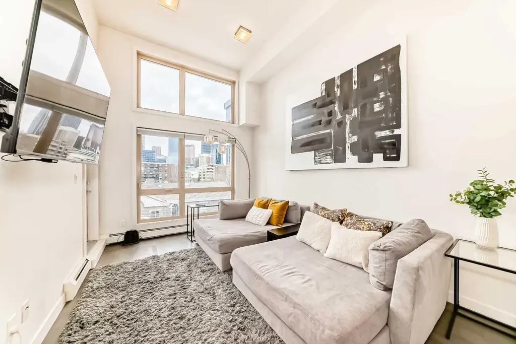 305 18 Avenue SW Calgary AB T2S 0C4