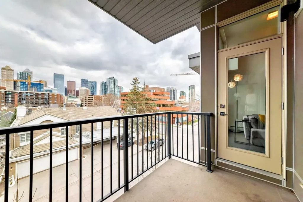 305 18 Avenue SW Calgary AB T2S 0C4