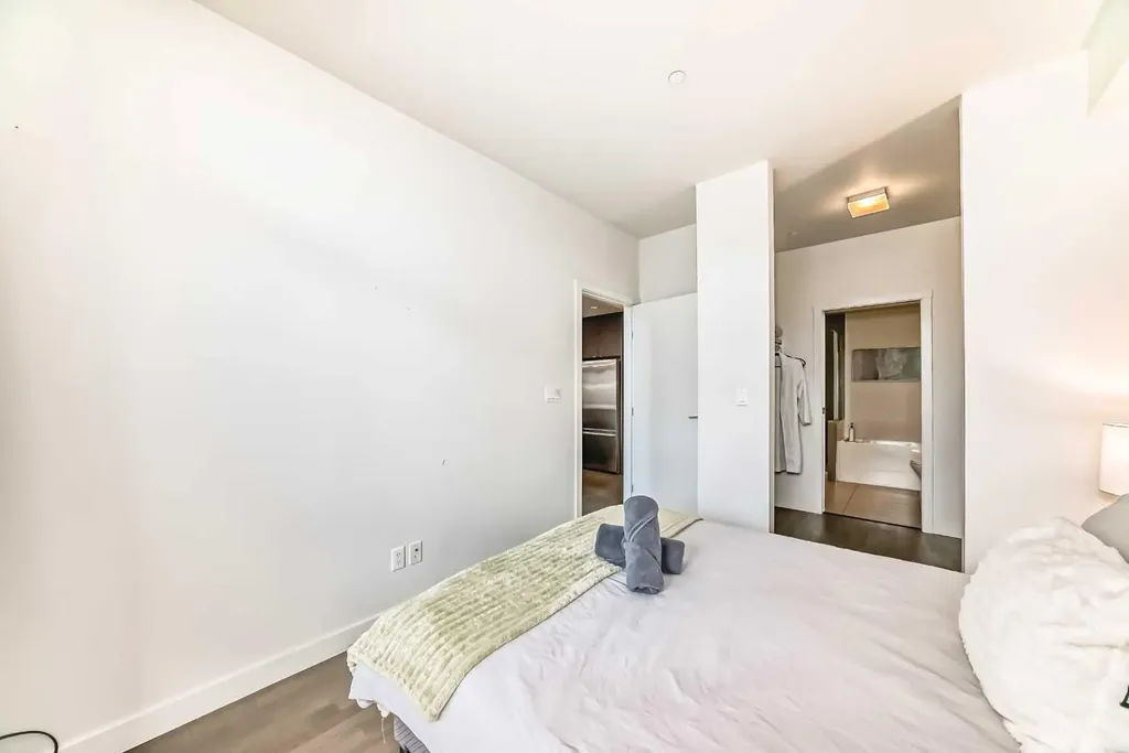 305 18 Avenue SW Calgary AB T2S 0C4