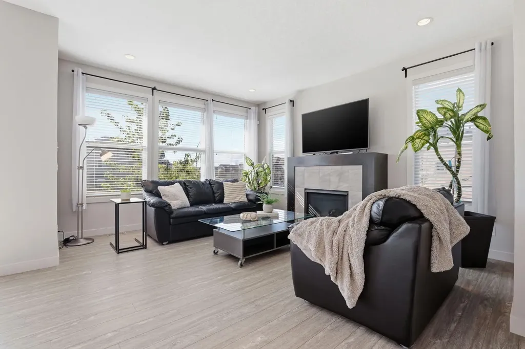 4 Heritage Terrace Cochrane AB T4C 0Y3
