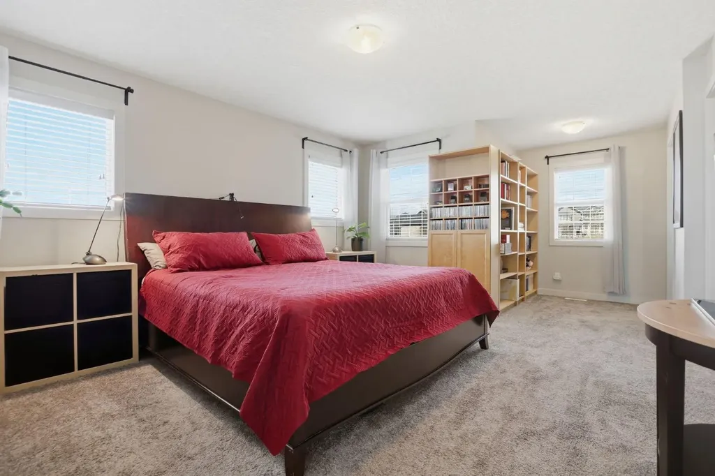4 Heritage Terrace Cochrane AB T4C 0Y3