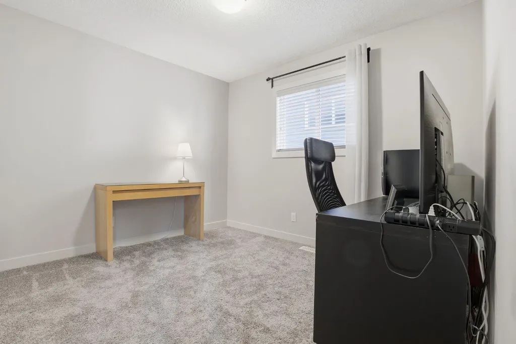 4 Heritage Terrace Cochrane AB T4C 0Y3