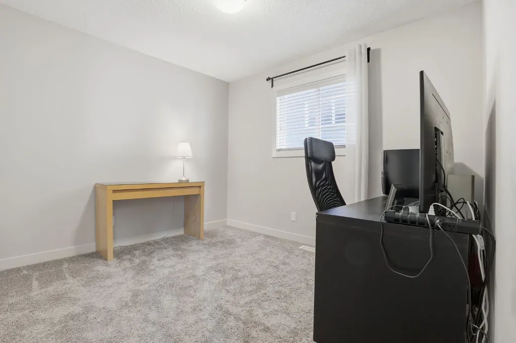 4 Heritage Terrace Cochrane AB T4C 0Y3