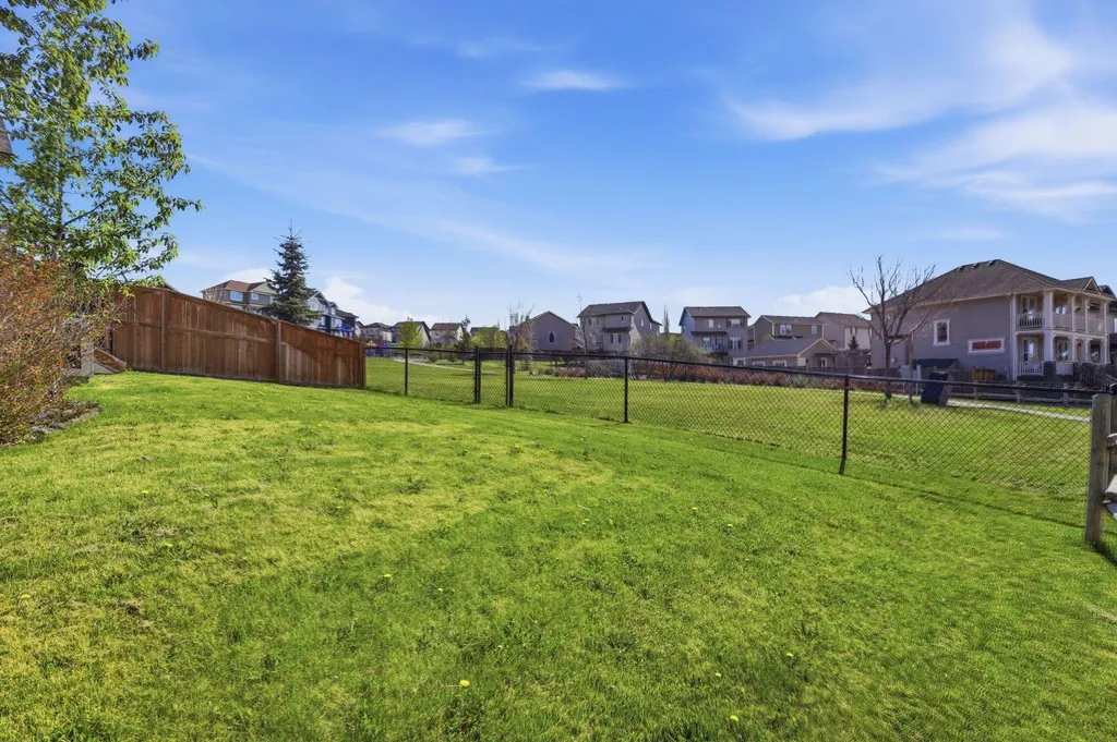 4 Heritage Terrace Cochrane AB T4C 0Y3