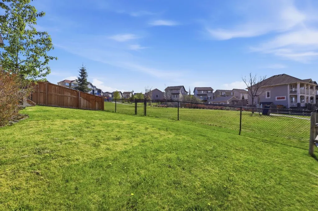 4 Heritage Terrace Cochrane AB T4C 0Y3