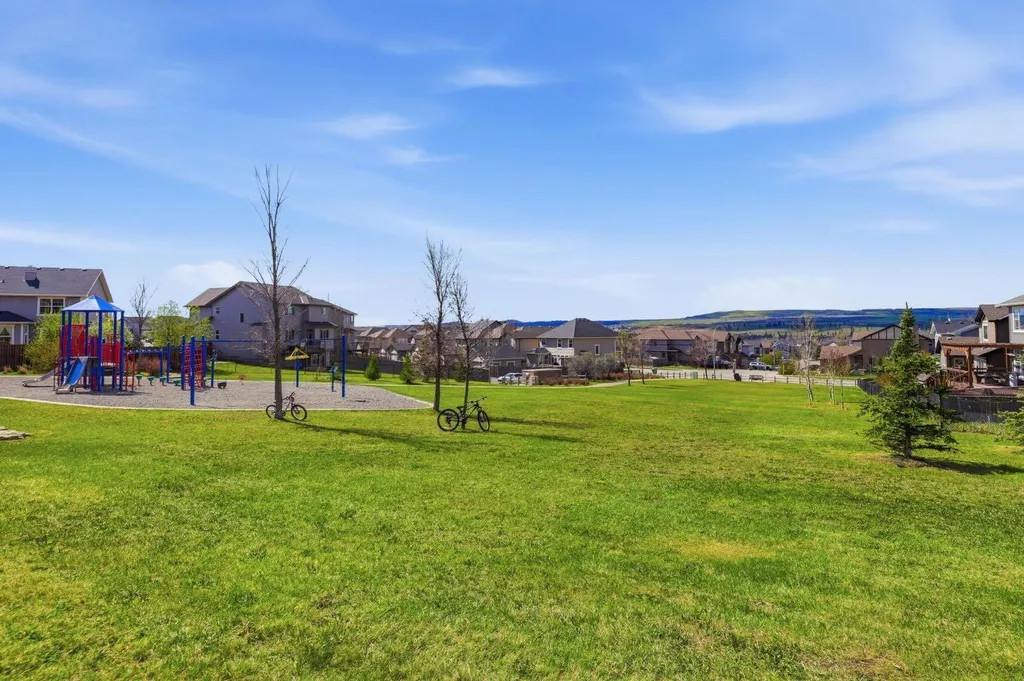 4 Heritage Terrace Cochrane AB T4C 0Y3