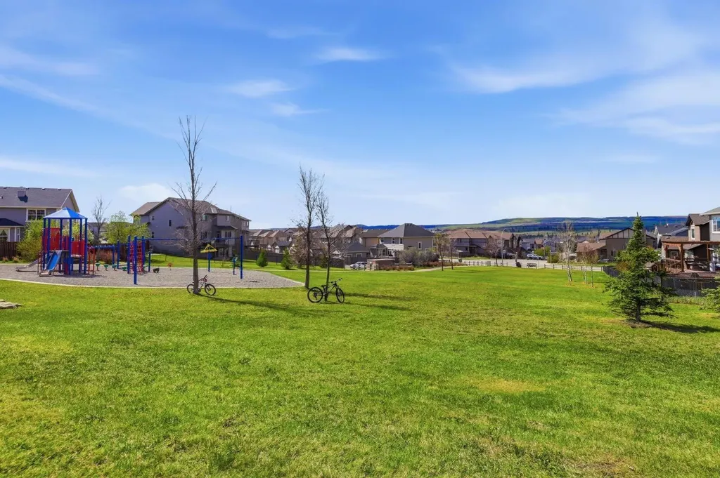 4 Heritage Terrace Cochrane AB T4C 0Y3