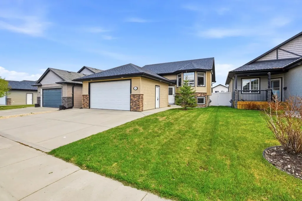 114 Stephenson Crescent Red Deer AB T4R 0L6