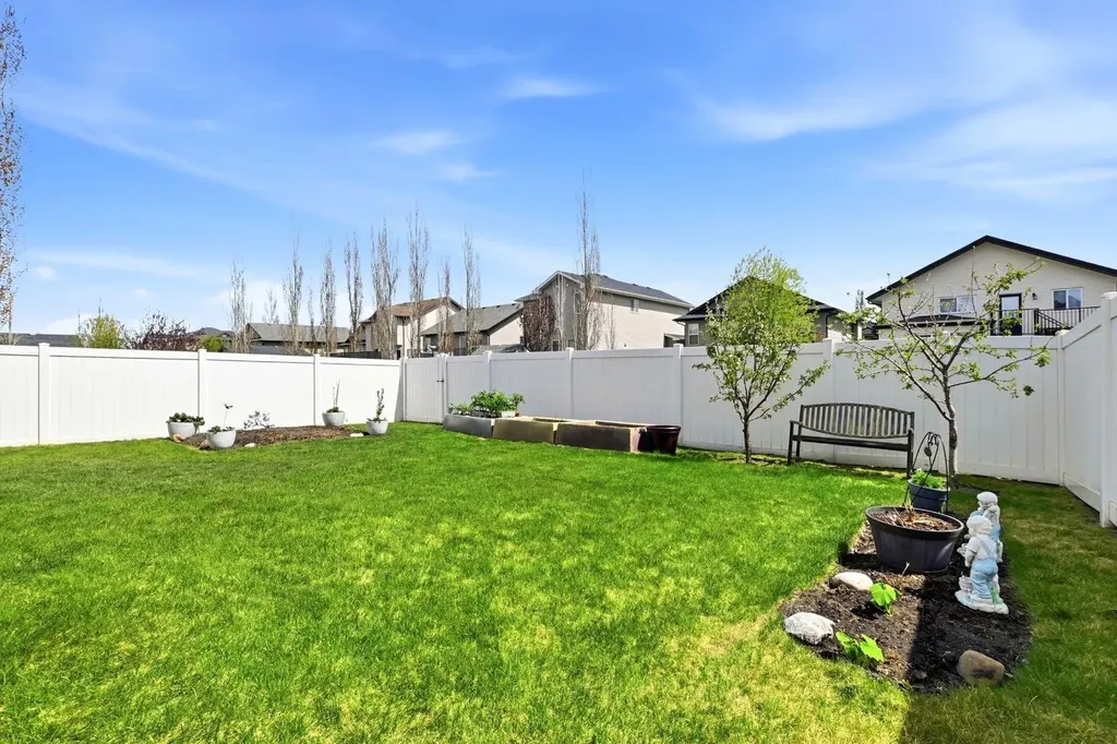 114 Stephenson Crescent Red Deer AB T4R 0L6