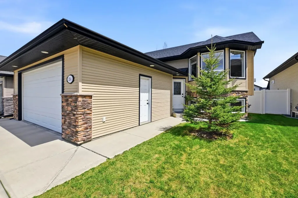 114 Stephenson Crescent Red Deer AB T4R 0L6