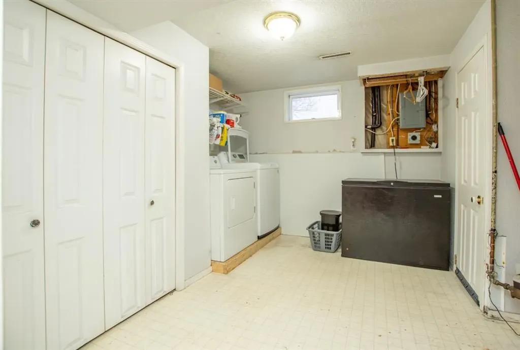 9321 101 Avenue Grande Prairie AB T8W 0W5