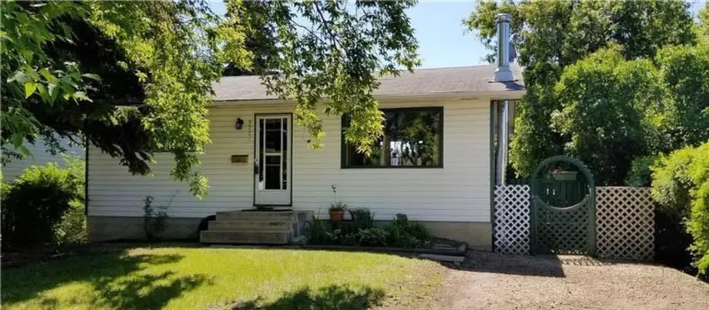 9321 101 Avenue Grande Prairie AB T8W 0W5