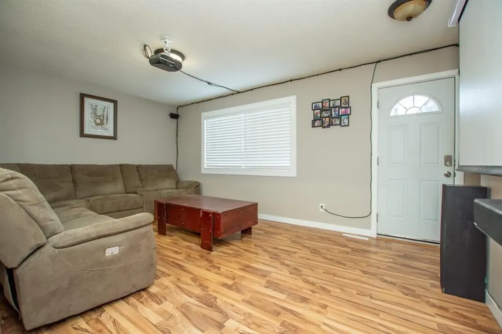 9321 101 Avenue Grande Prairie AB T8W 0W5