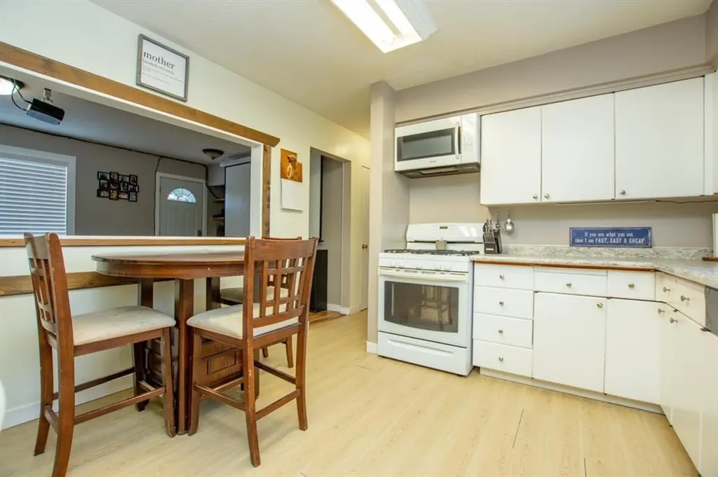 9321 101 Avenue Grande Prairie AB T8W 0W5