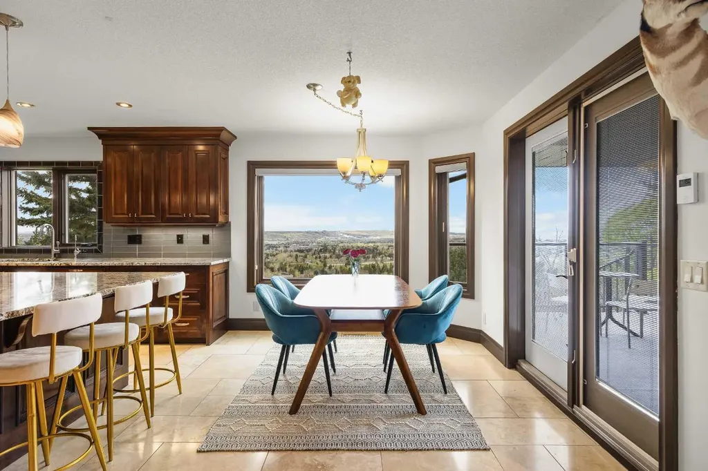 136 Edelweiss Drive NW Calgary AB T3A 3P6