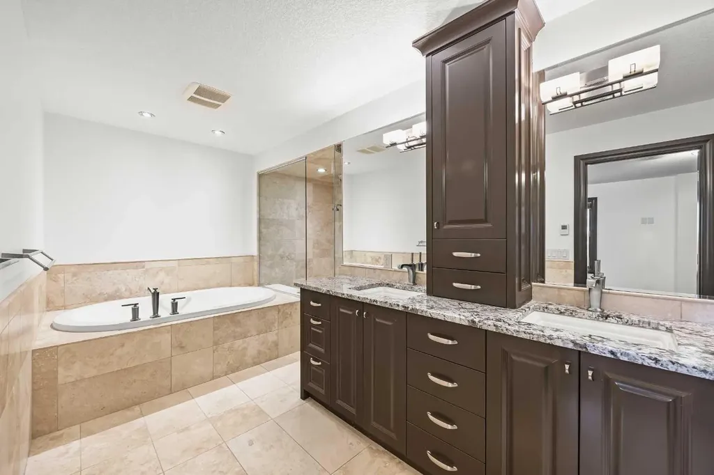 136 Edelweiss Drive NW Calgary AB T3A 3P6