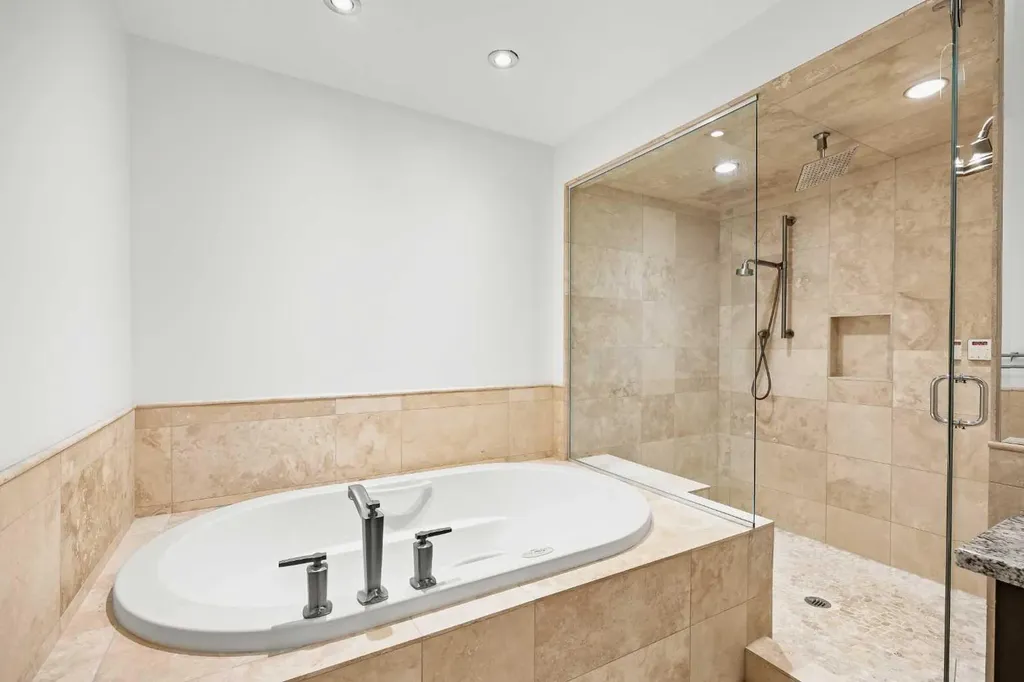 136 Edelweiss Drive NW Calgary AB T3A 3P6