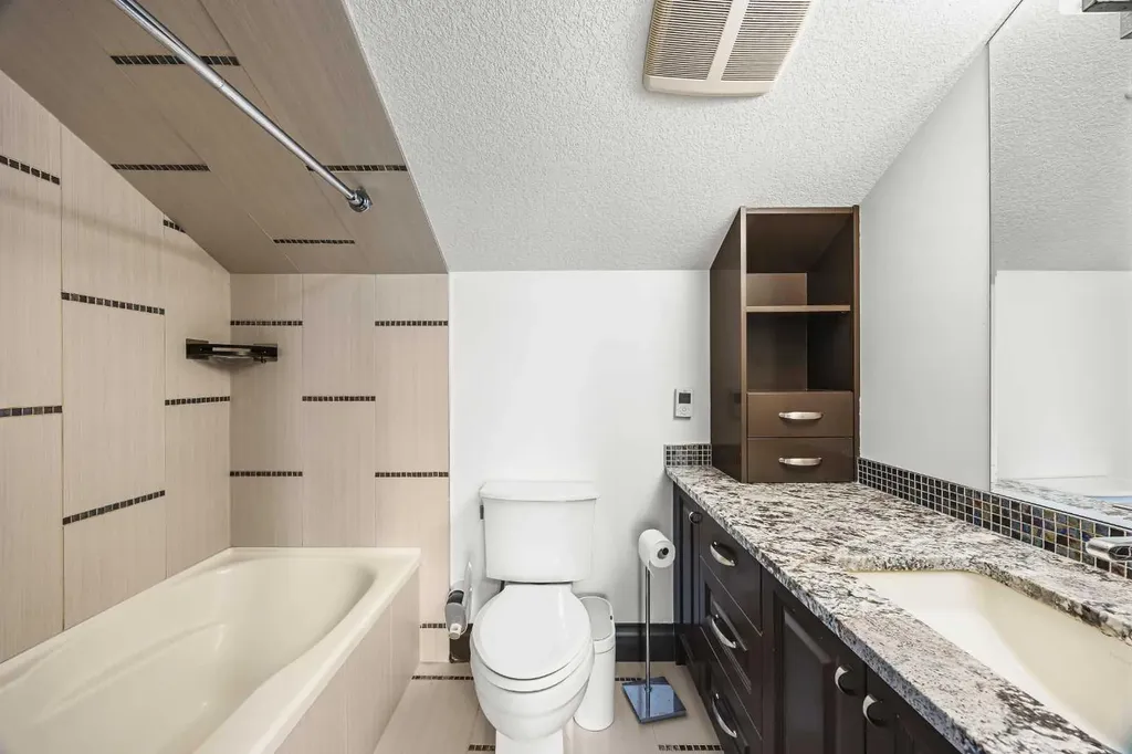 136 Edelweiss Drive NW Calgary AB T3A 3P6