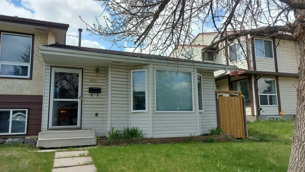821 Whitemont Drive NE Calgary AB T1Y 3S6
