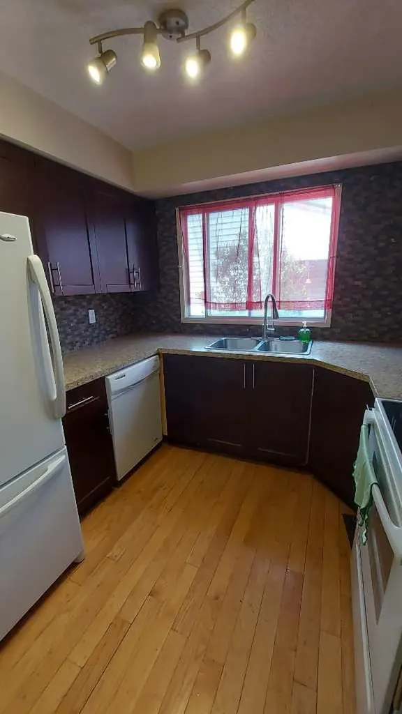 821 Whitemont Drive NE Calgary AB T1Y 3S6
