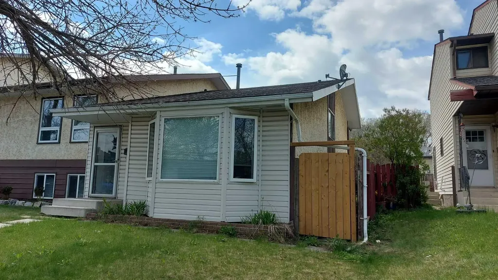 821 Whitemont Drive NE Calgary AB T1Y 3S6