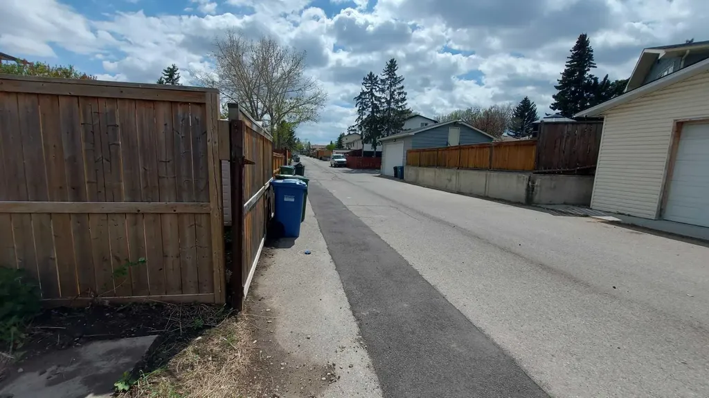821 Whitemont Drive NE Calgary AB T1Y 3S6