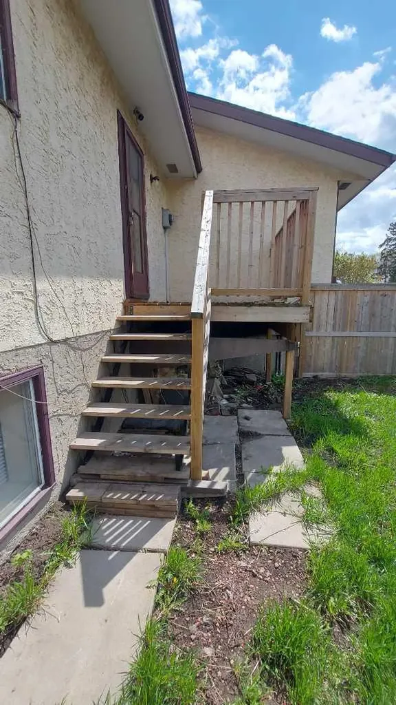 821 Whitemont Drive NE Calgary AB T1Y 3S6