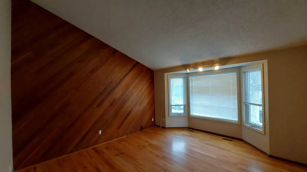821 Whitemont Drive NE Calgary AB T1Y 3S6