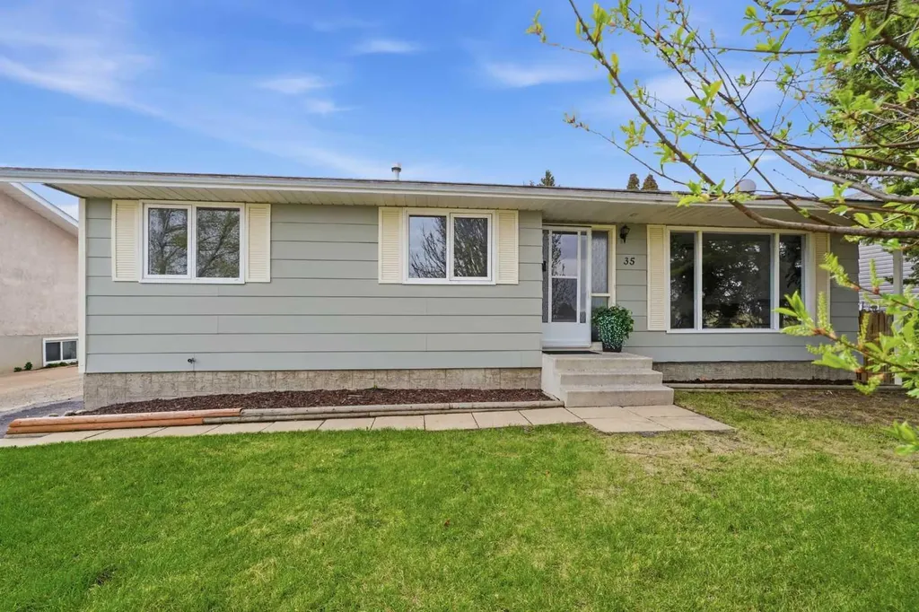 35 Ayers Avenue Red Deer AB T4S 1S5