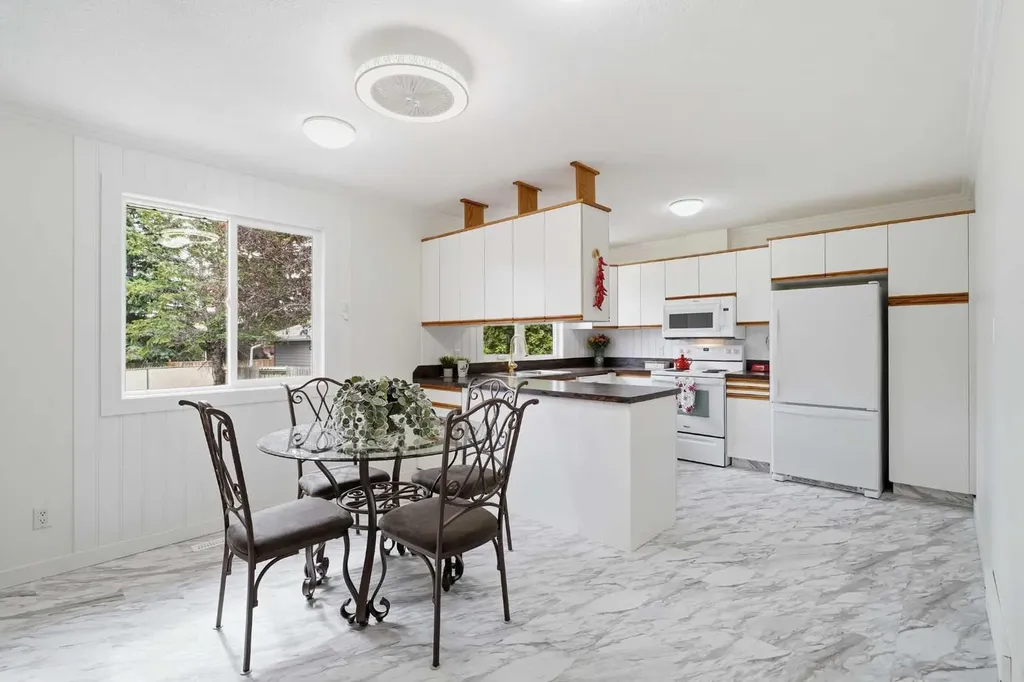 35 Ayers Avenue Red Deer AB T4S 1S5