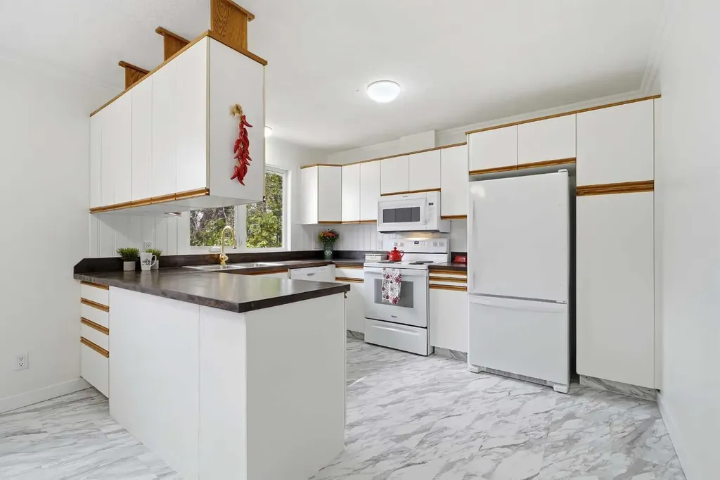35 Ayers Avenue Red Deer AB T4S 1S5