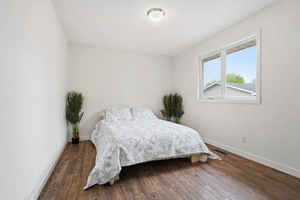 35 Ayers Avenue Red Deer AB T4S 1S5