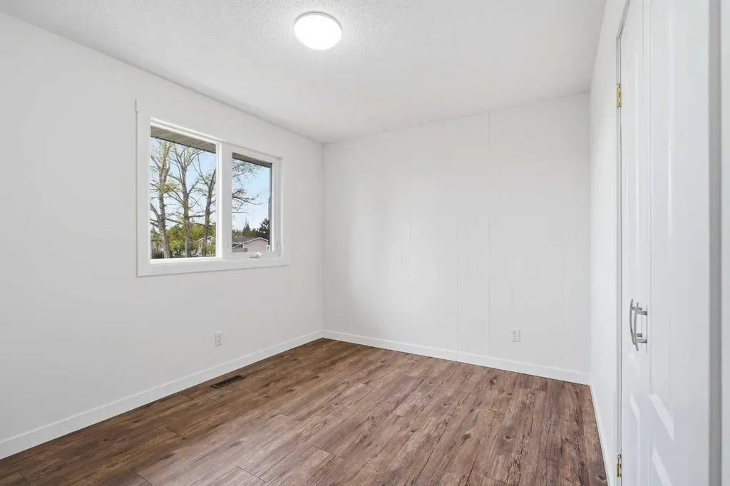 35 Ayers Avenue Red Deer AB T4S 1S5
