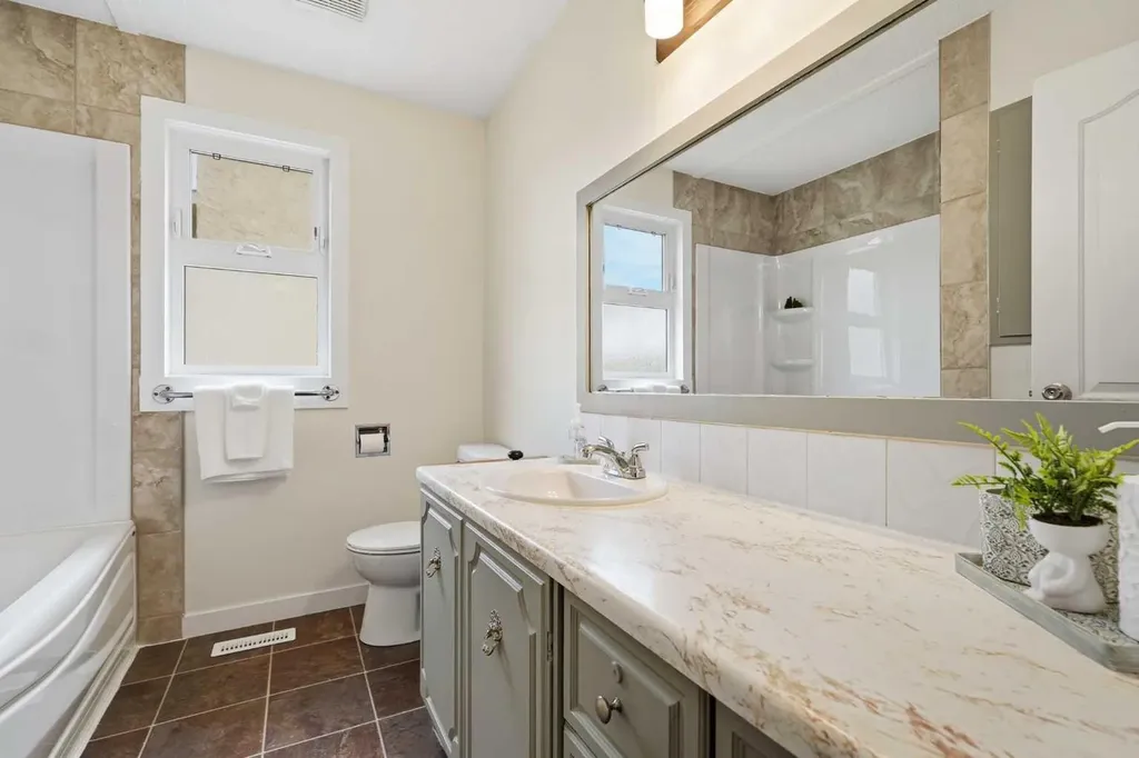 35 Ayers Avenue Red Deer AB T4S 1S5