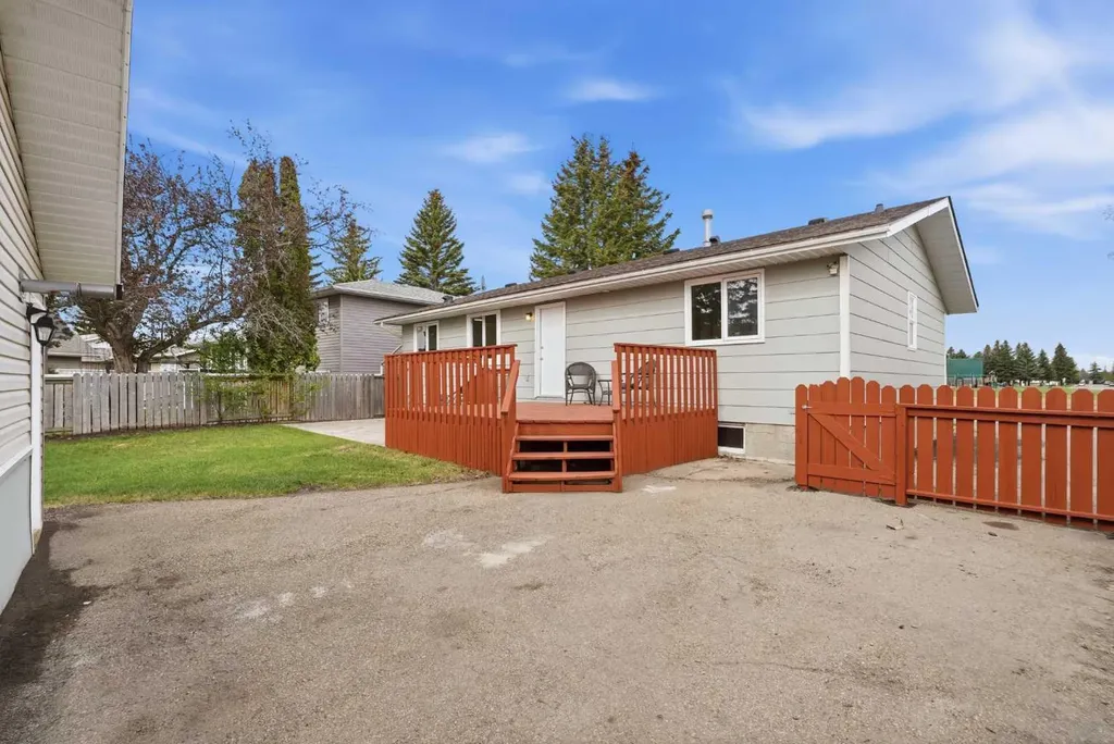 35 Ayers Avenue Red Deer AB T4S 1S5