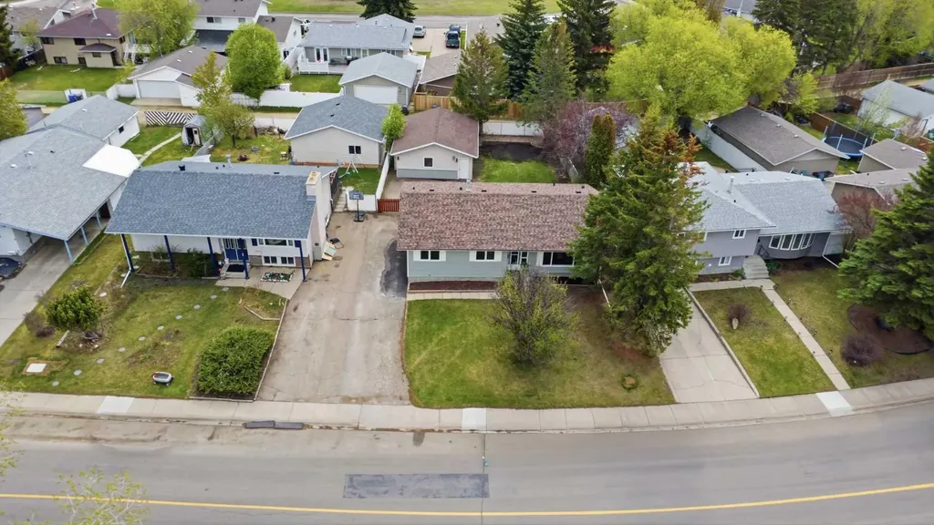 35 Ayers Avenue Red Deer AB T4S 1S5