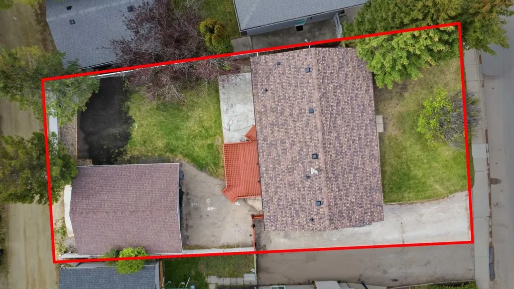 35 Ayers Avenue Red Deer AB T4S 1S5