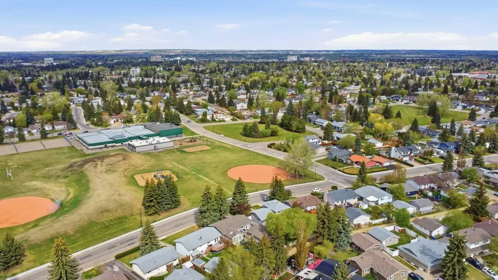 35 Ayers Avenue Red Deer AB T4S 1S5
