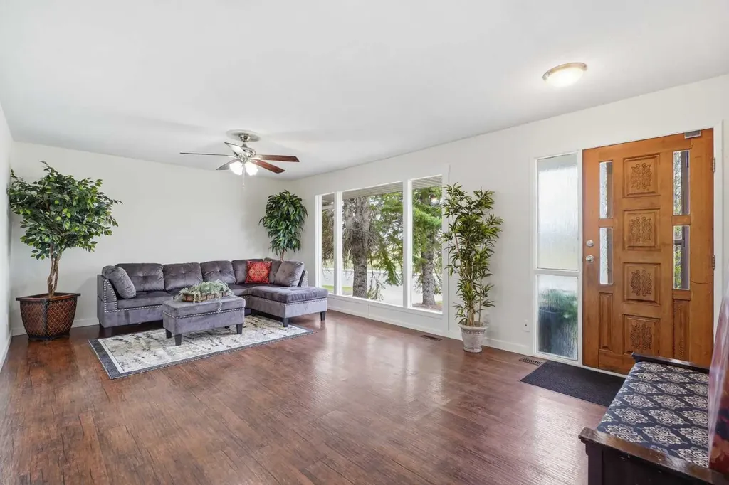 35 Ayers Avenue Red Deer AB T4S 1S5