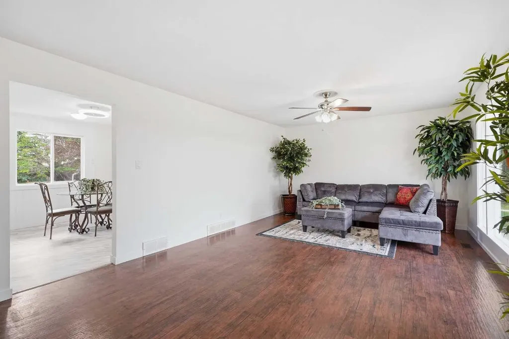 35 Ayers Avenue Red Deer AB T4S 1S5