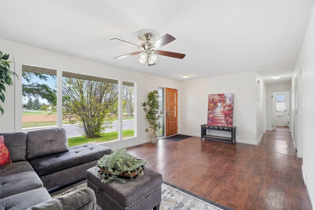 35 Ayers Avenue Red Deer AB T4S 1S5