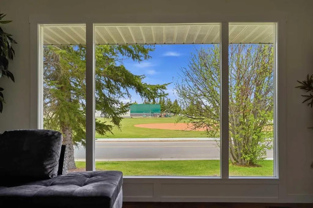 35 Ayers Avenue Red Deer AB T4S 1S5