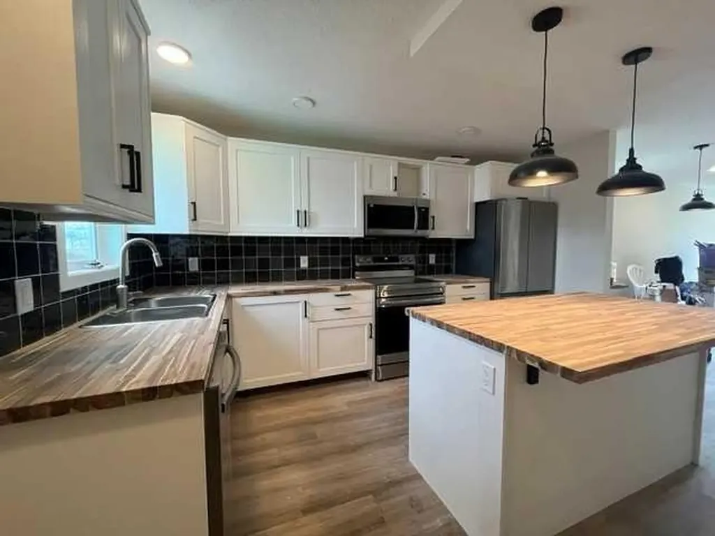 406 Main Street Trochu AB T0M 2C0