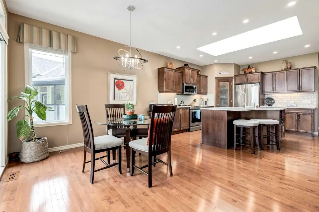 38 Kincora Terrace NW Calgary AB T3R 1M1