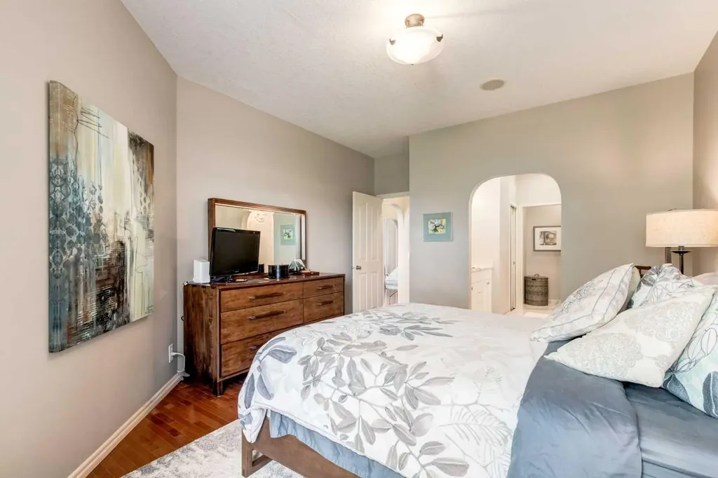 38 Kincora Terrace NW Calgary AB T3R 1M1