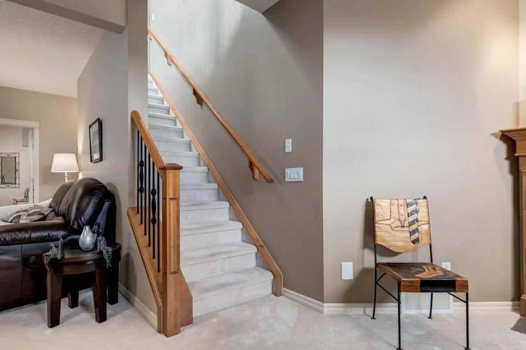 38 Kincora Terrace NW Calgary AB T3R 1M1