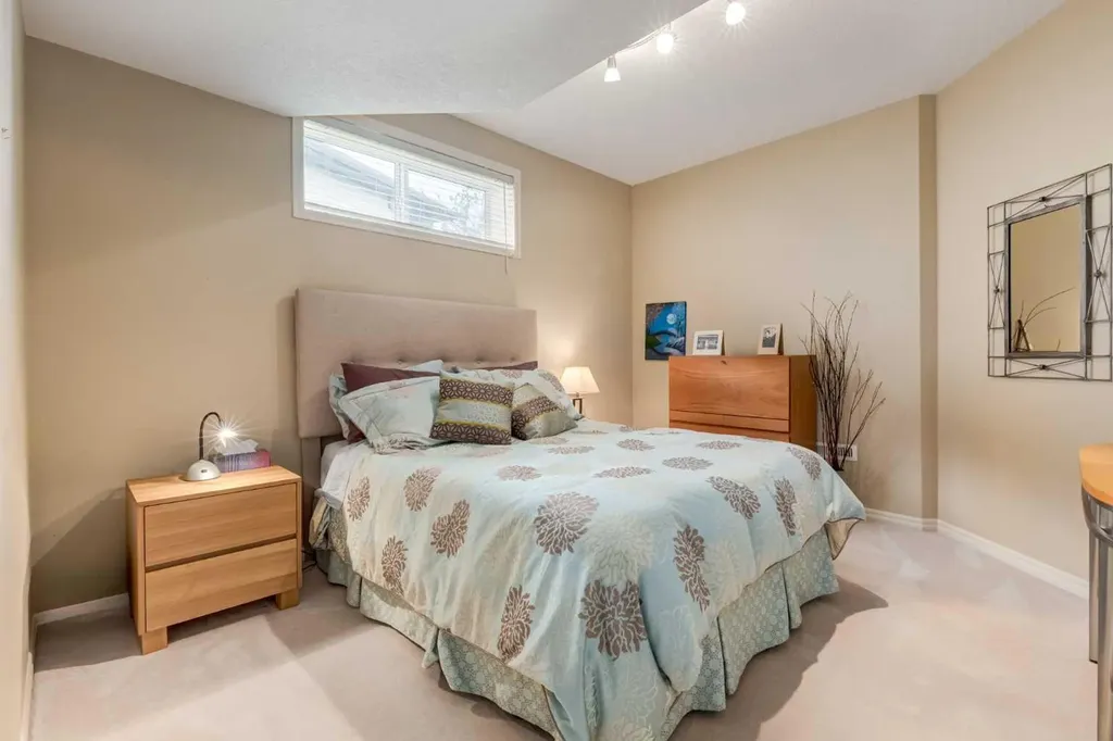 38 Kincora Terrace NW Calgary AB T3R 1M1