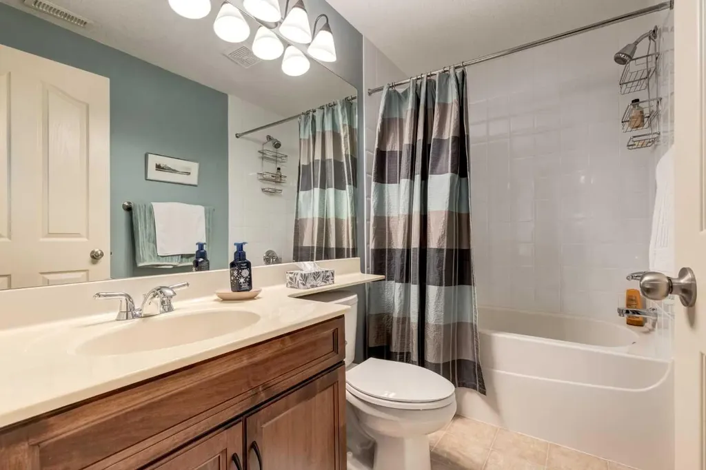 38 Kincora Terrace NW Calgary AB T3R 1M1