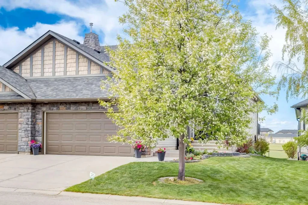 38 Kincora Terrace NW Calgary AB T3R 1M1